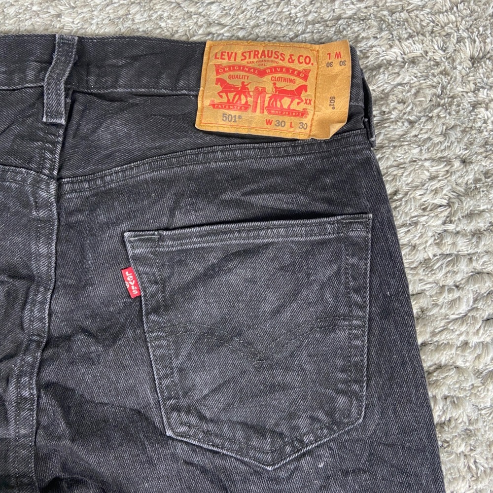 Levi's 501 Jeans Men 30x30 Black Denim Straight Leg Button Fly Cotton Blend Pant